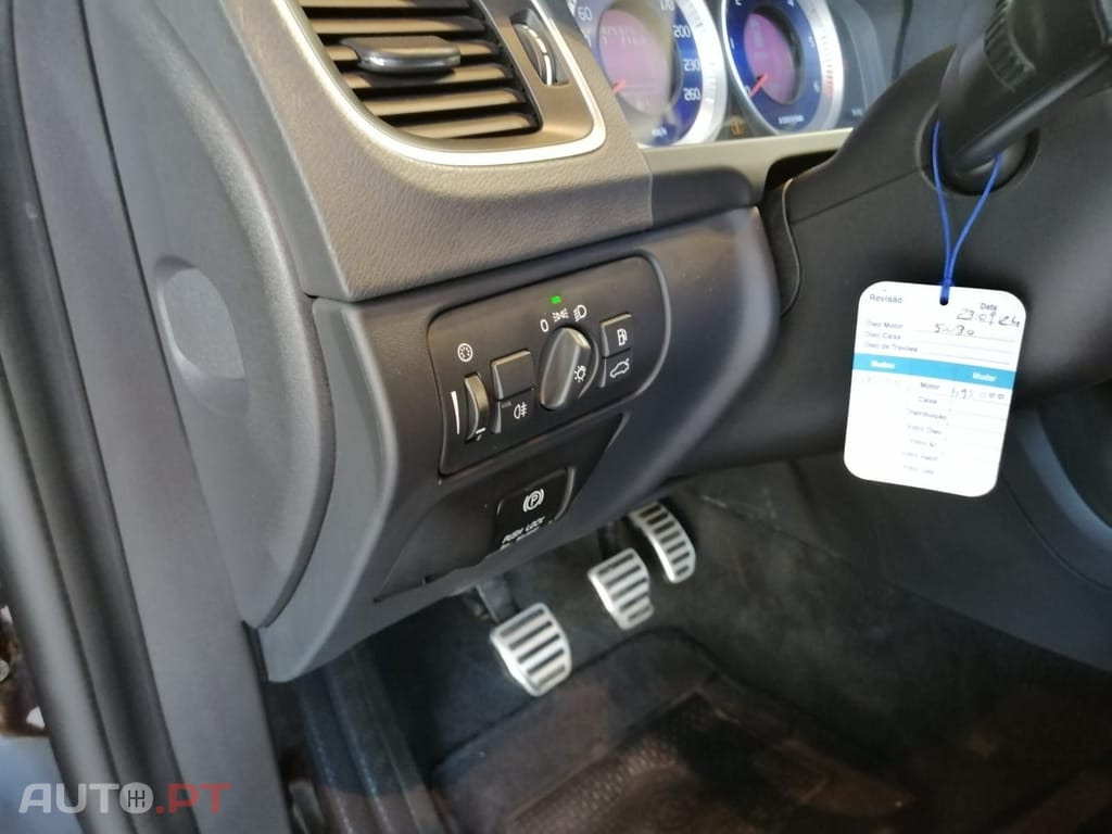 Volvo V60 1.6d  R-design