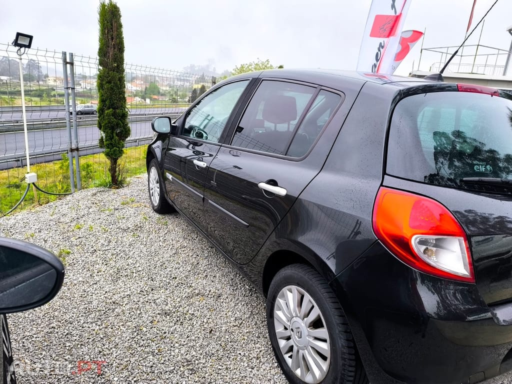 Renault Clio 1.2 16V Privilège Luxe
