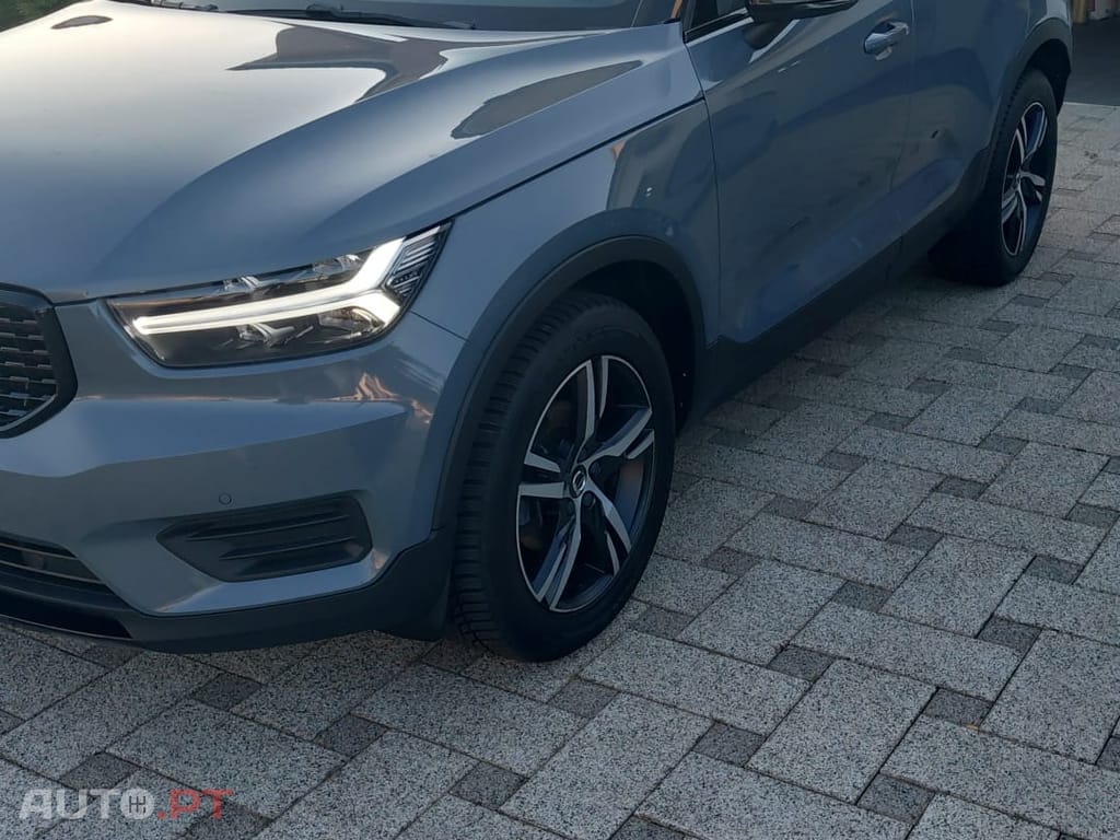 Volvo XC40 R-design