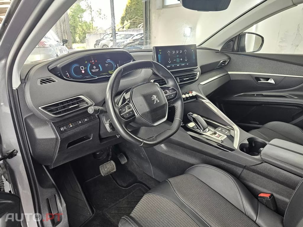 Peugeot 3008 1.6 Hybrid Allure e-EAT8