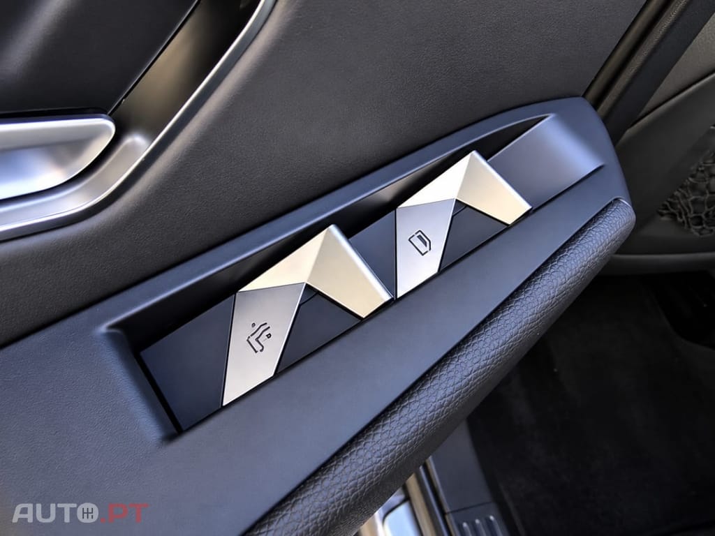 DS DS7 Crossback 2.0 BlueHDi La Première EAT8