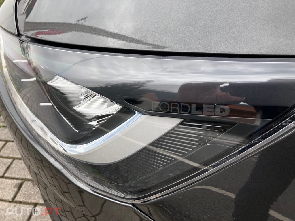 Ford Focus 1.0 EcoBoost Hybrid TITANIUM X