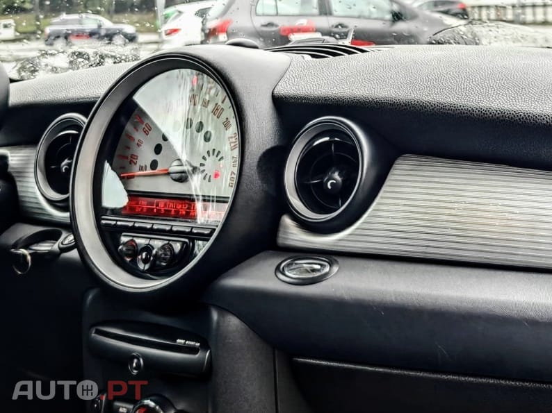 MINI Cooper Cooper D