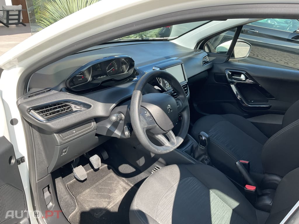 Peugeot 208 1.5 BlueHDi Active