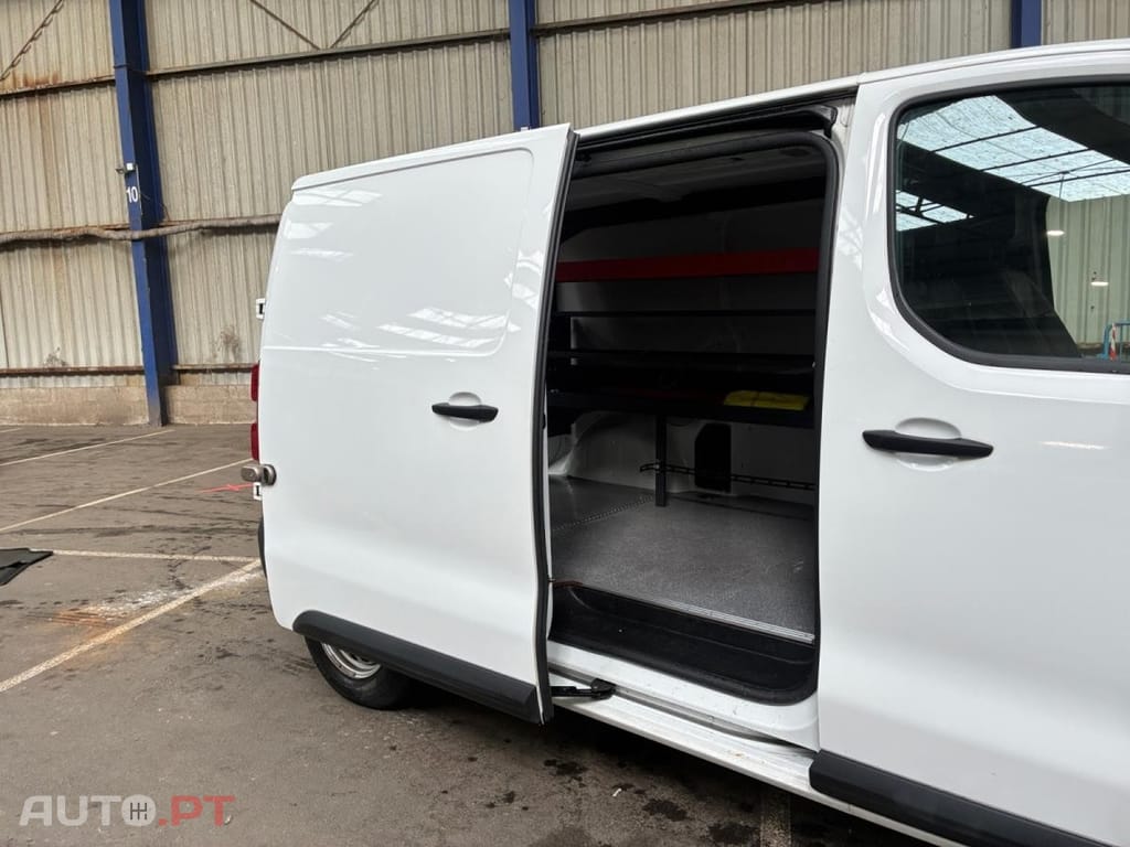 Peugeot E-Expert 50 kWh Standard Asphalt