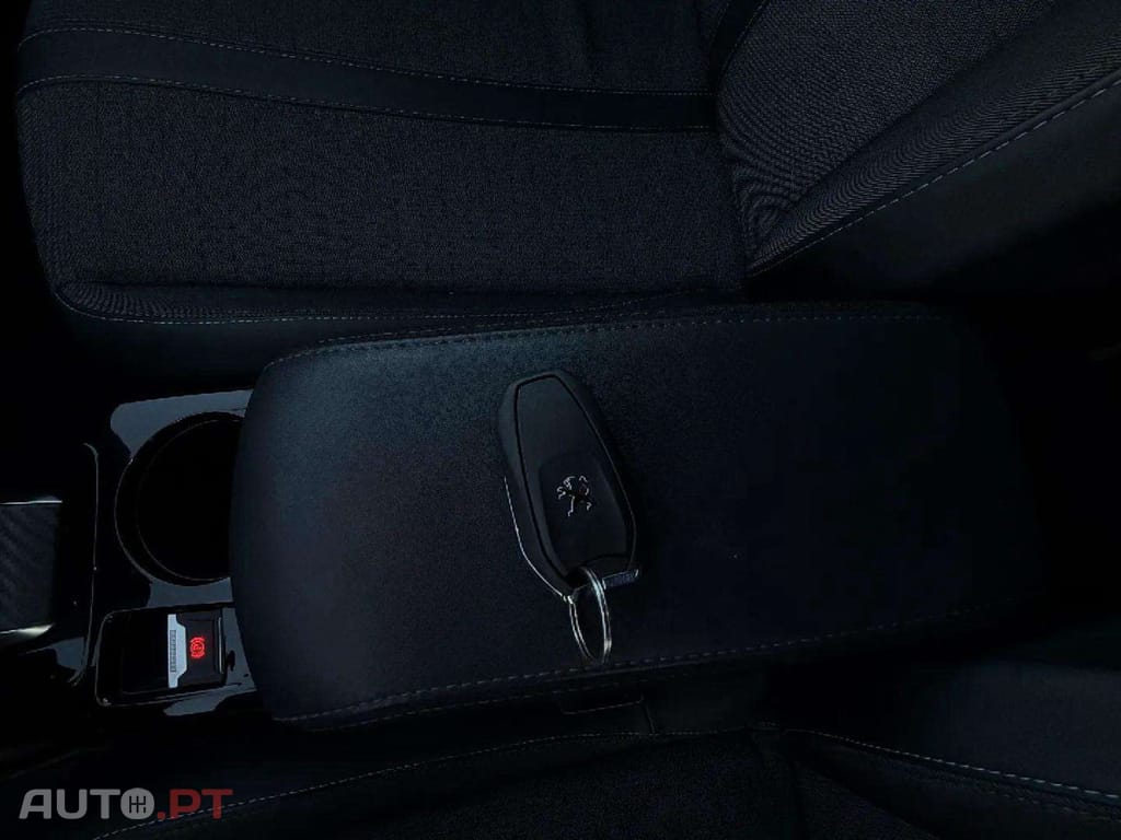 Peugeot E-2008 Allure