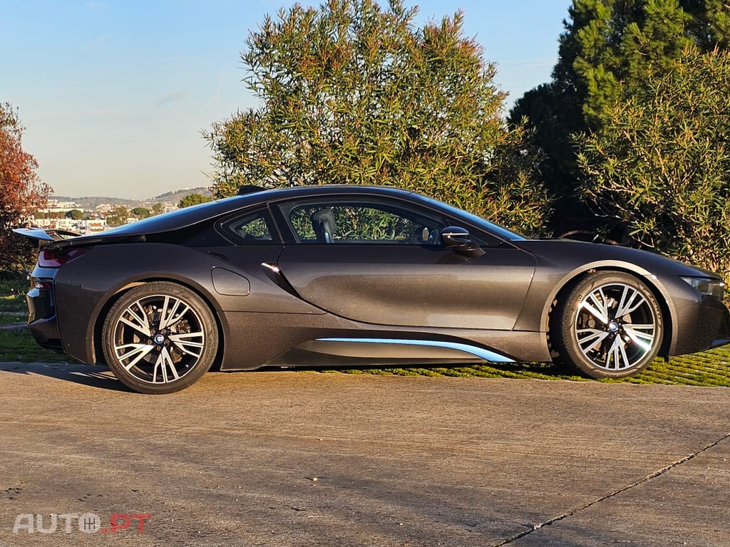 BMW i8 Standard