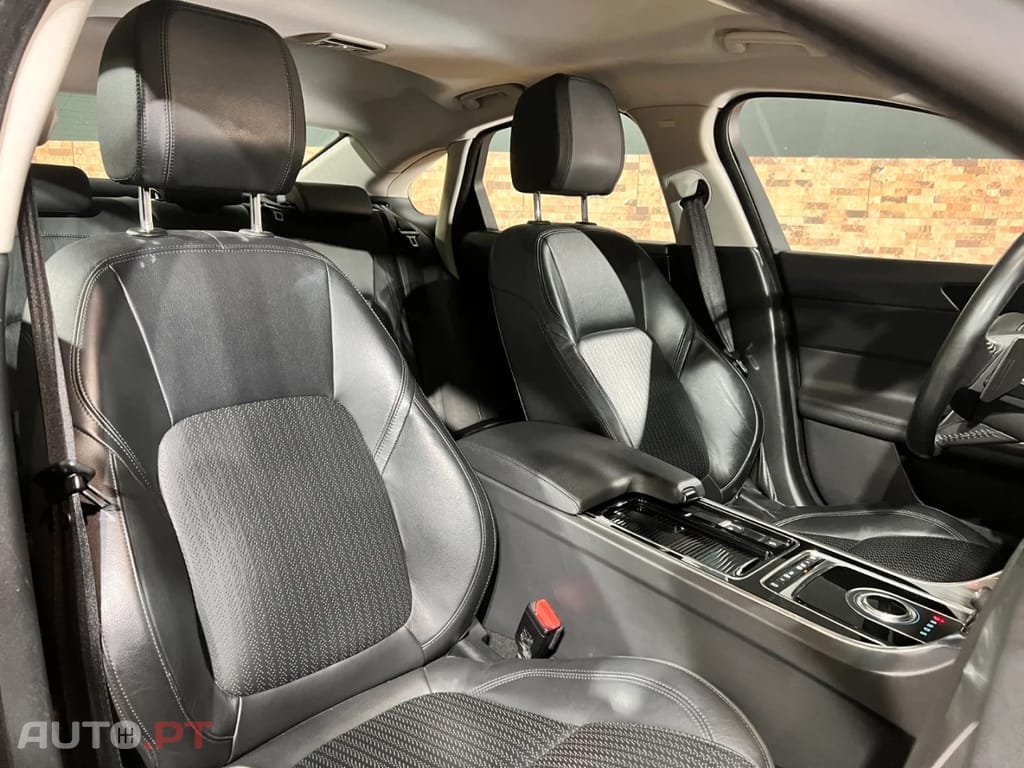Jaguar XF 2.0 D