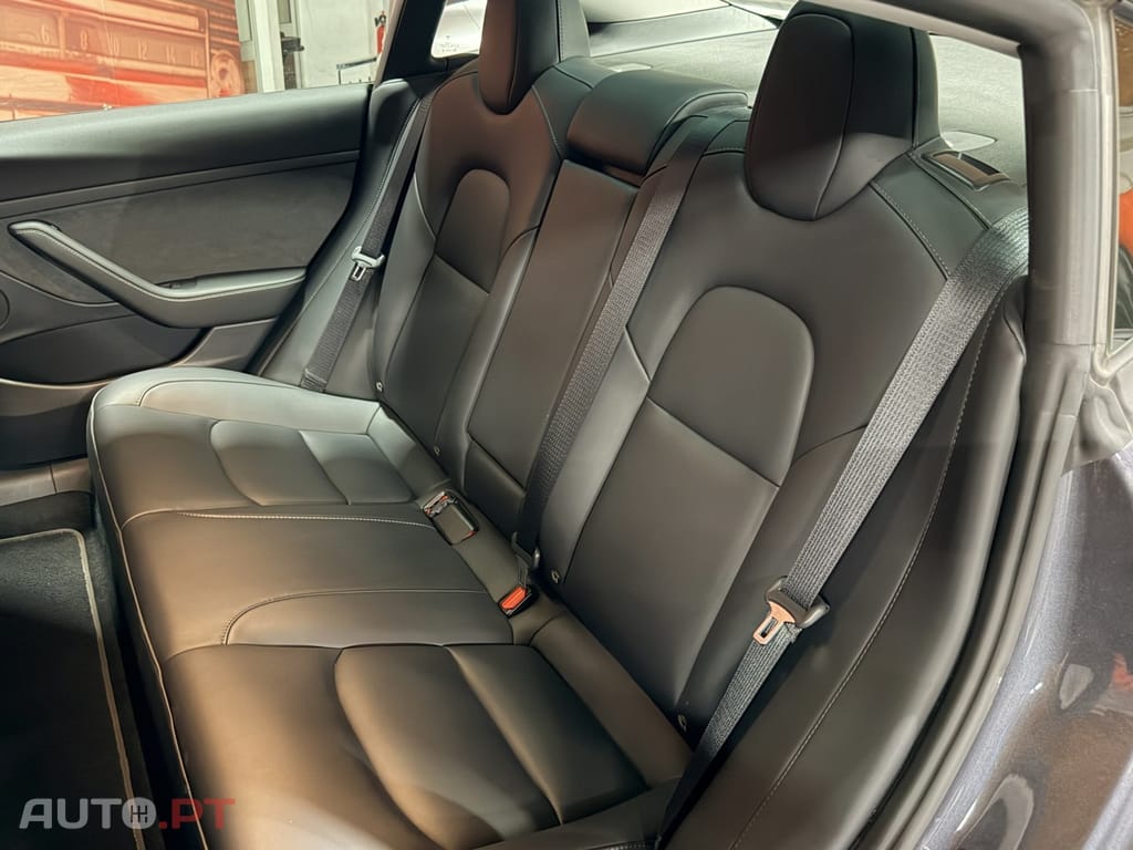 Tesla Model 3 Standard Range Plus RWD