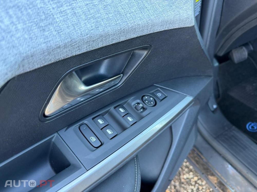 Peugeot 5008 Hybrid 136 e-DSC Allure Pack