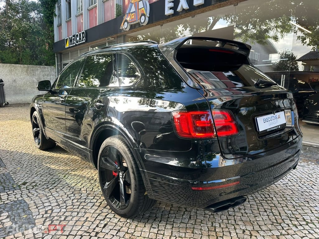Bentley Bentayga V8