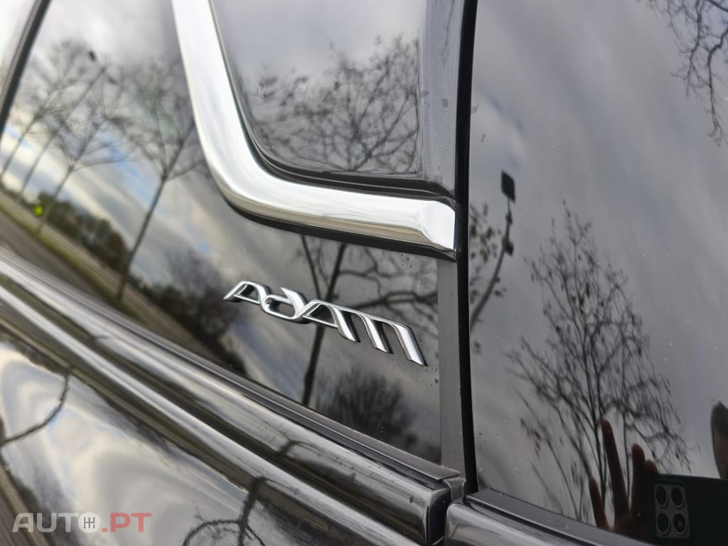 Opel Adam 1.0 T Black Jack