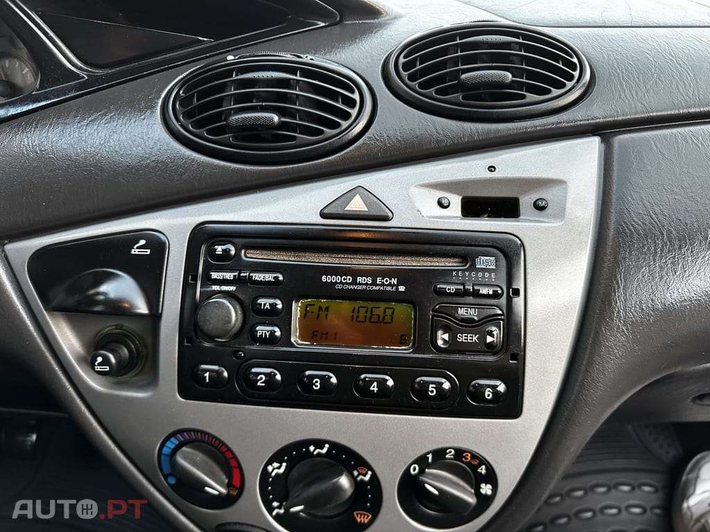 Ford Focus 1.8 TDdi Ghia