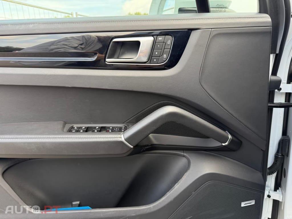 Porsche Cayenne E-Hybrid Platinum Edition