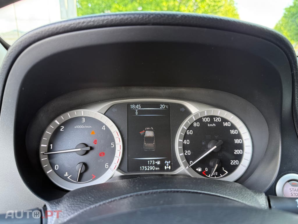 Nissan Navara 2.3 dCi CD 4WD N-Connecta Nav+Barras