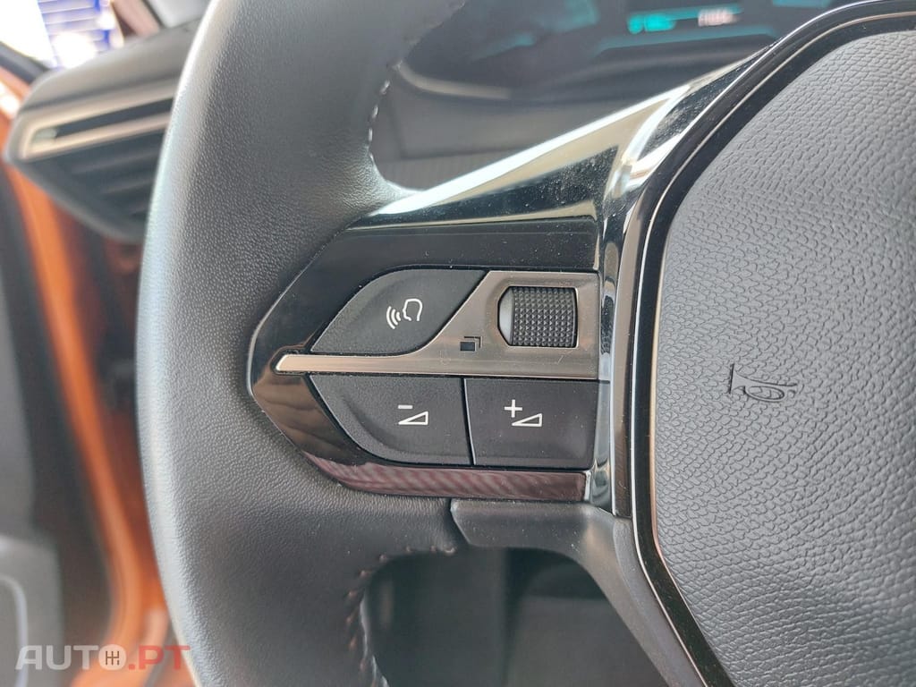 Peugeot E-2008 50 kWh Active Pack