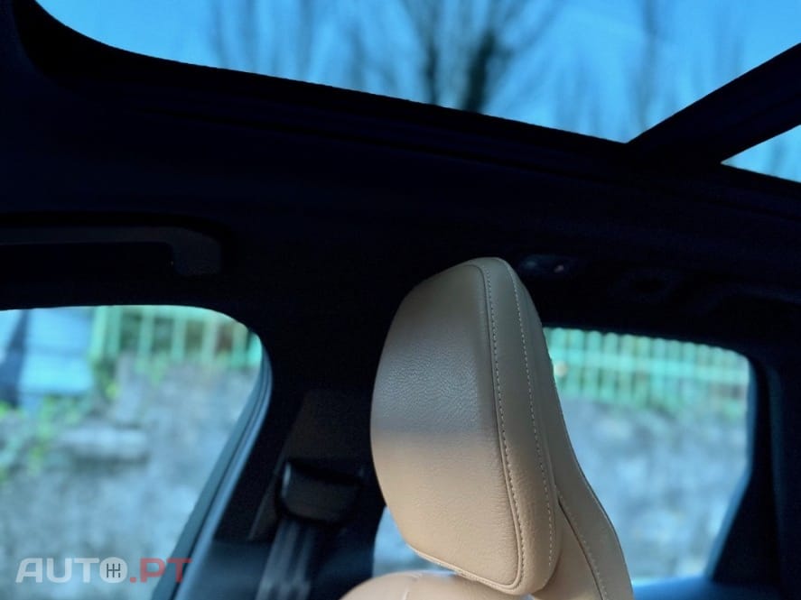 Volvo XC60 2.0 T8 PHEV Momentum Plus AWD