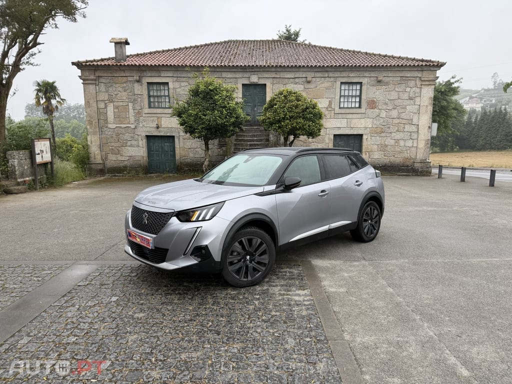 Peugeot E-2008 54 kWh GT