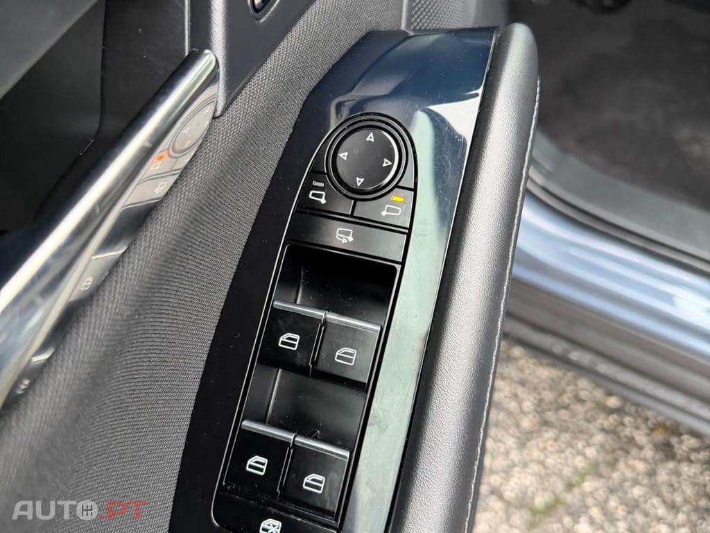 Mazda CX-30 2.0 e-Skyactiv-G Exclusive-line