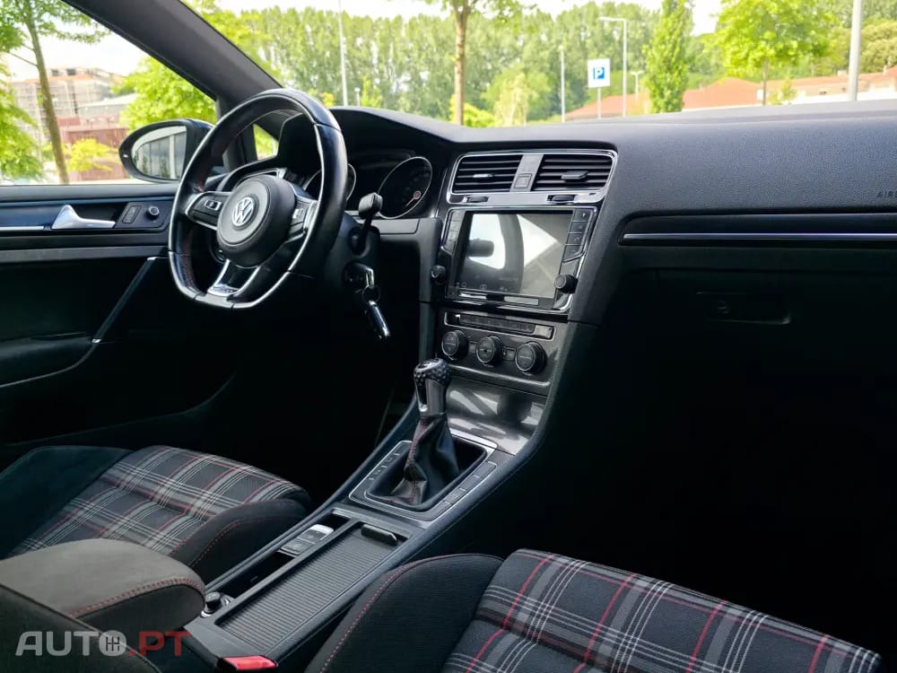 Volkswagen Golf 2.0 TSi GTi