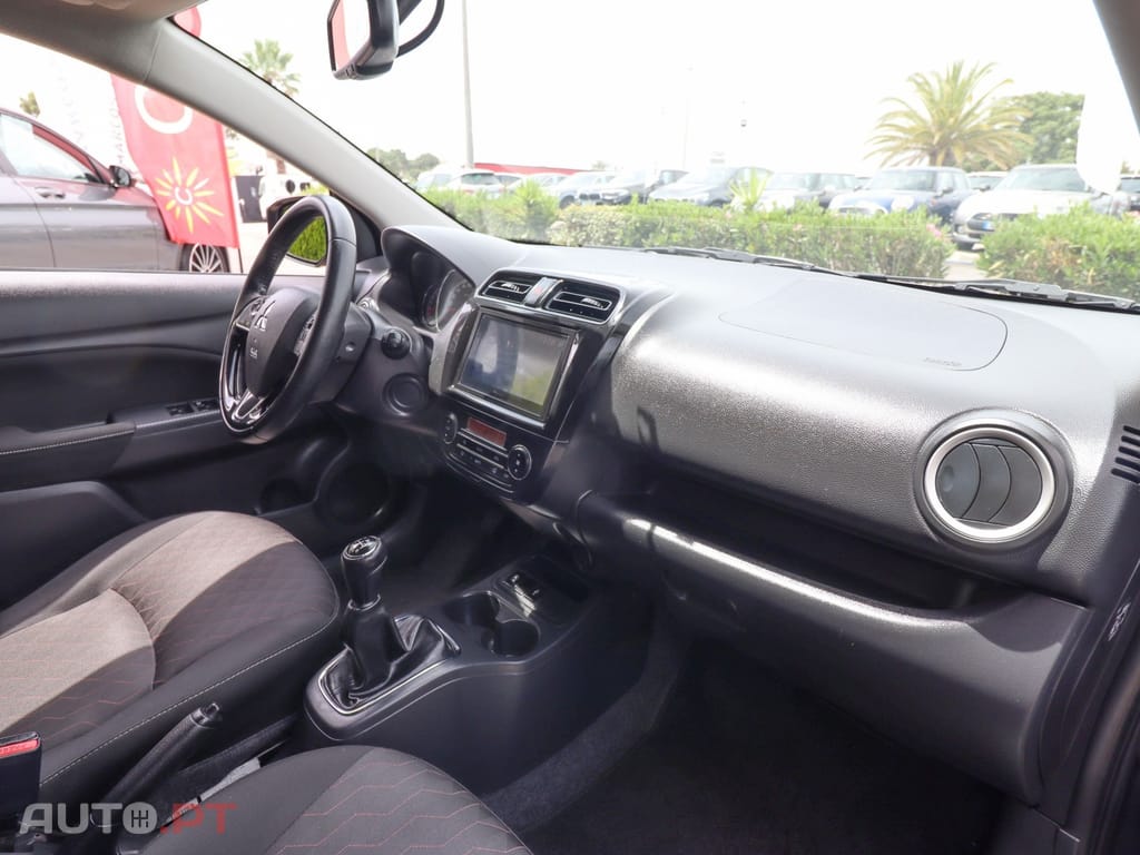 Mitsubishi Space Star 1.2 Intense Connect Edition