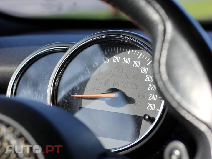 MINI Cooper Cooper SD Auto Desportiva