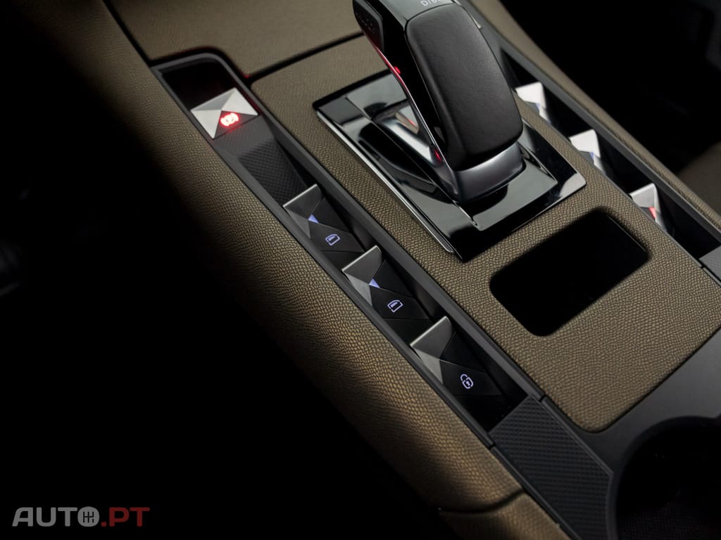 DS DS7 Crossback E-Tense Bastille+ EAT8