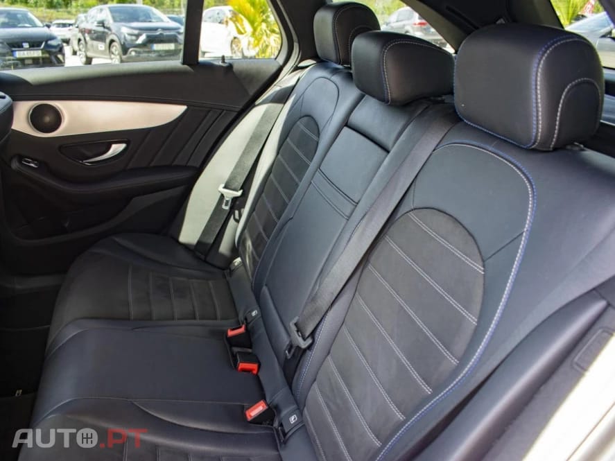 Mercedes-Benz C 300 de AMG Line Night Edition Station