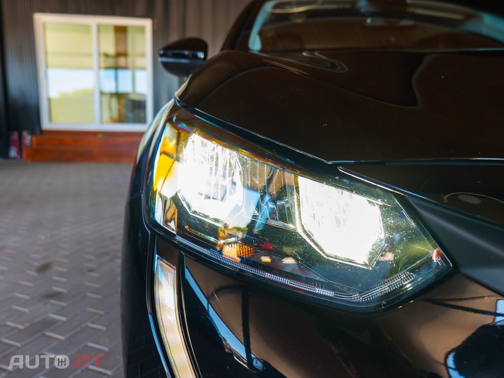 Peugeot 208 1.2 PureTech Allure EAT8