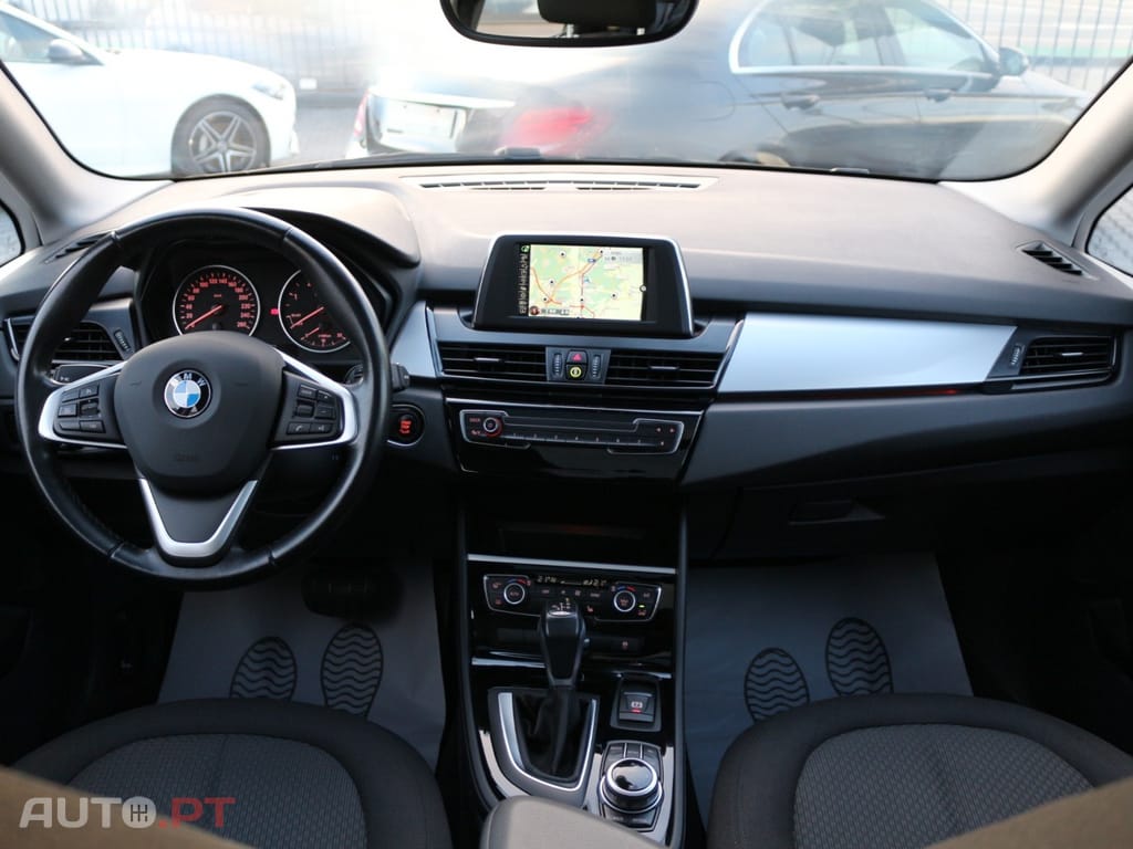 BMW 218 d Auto