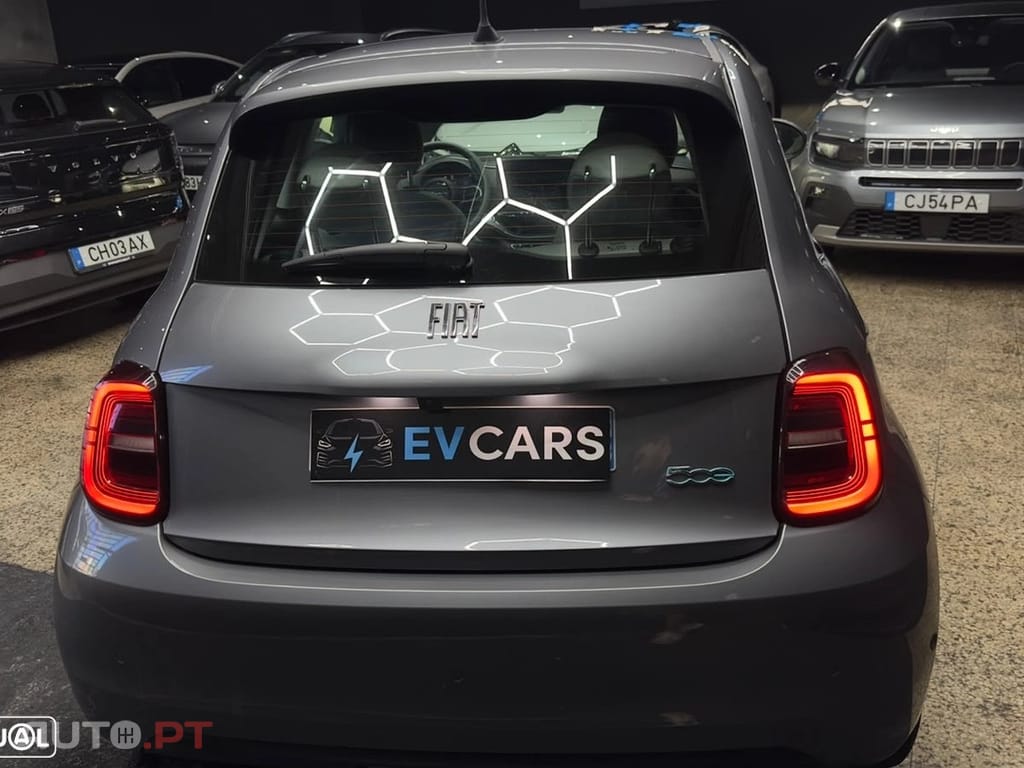 Fiat 500e La Prima