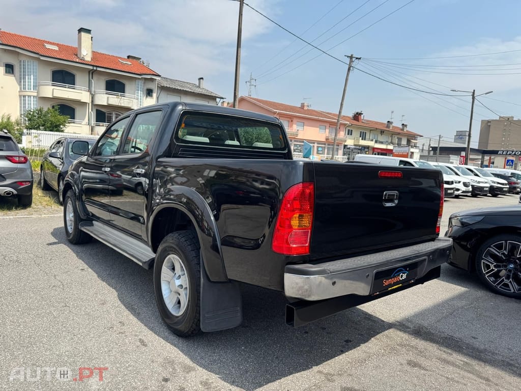Toyota Hilux 2.5 D-4D CD Tracker