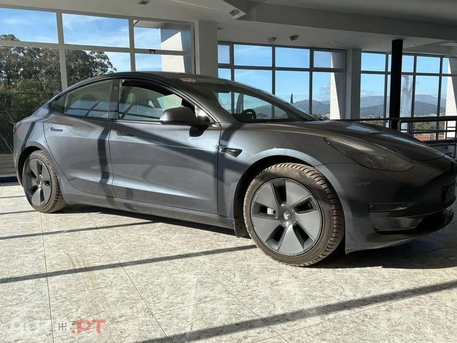 Tesla Model 3 Long-Range Dual Motor AWD