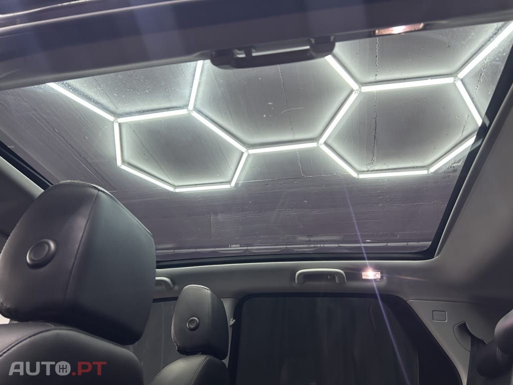 Land Rover Discovery Sport 2.0 D AWD SE