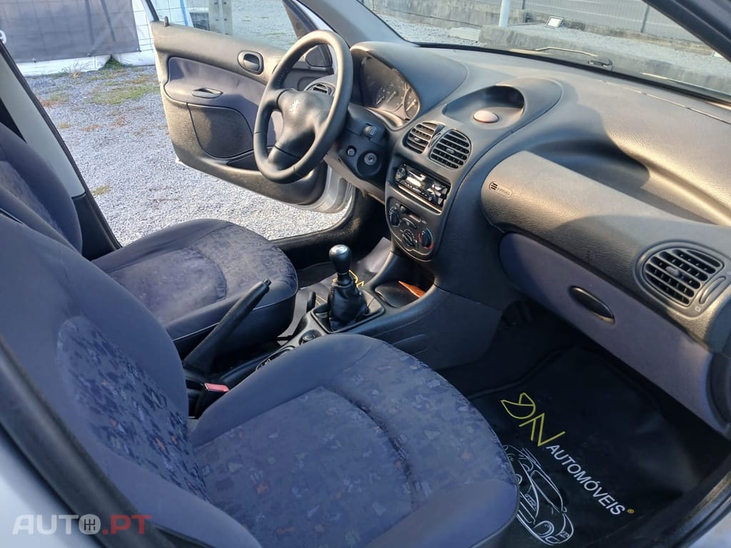 Peugeot 206 1.1 Poucos Kms