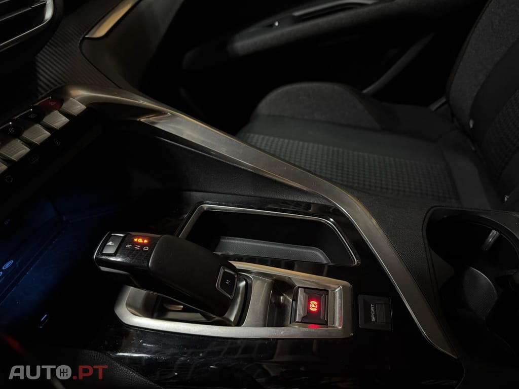 Peugeot 3008 1.5 BlueHDi Active Pack EAT8