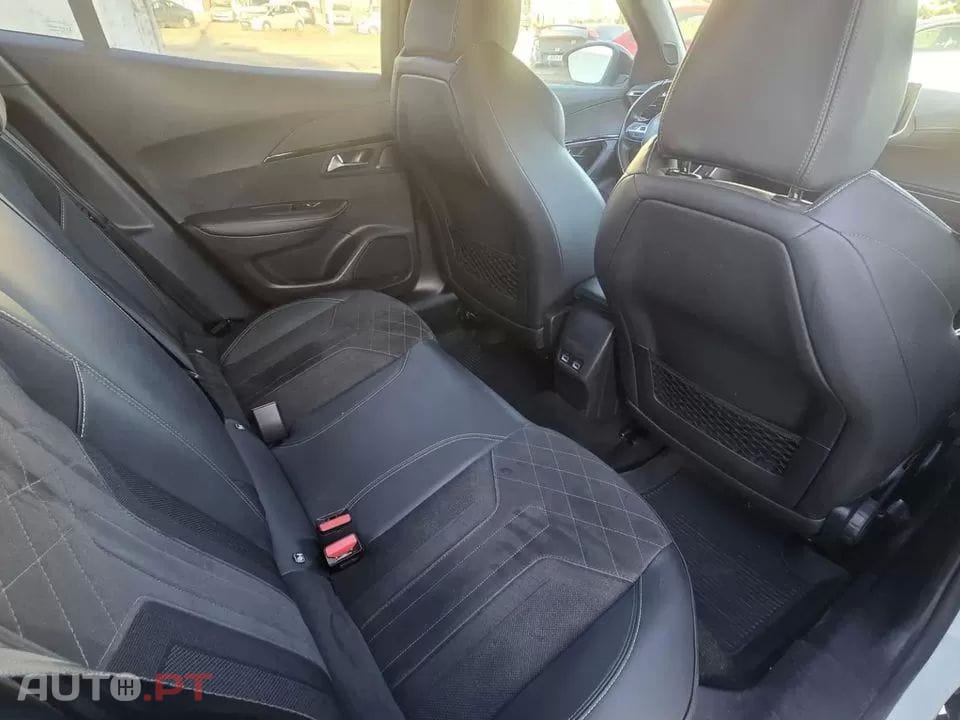 Peugeot E-2008 GT Pack