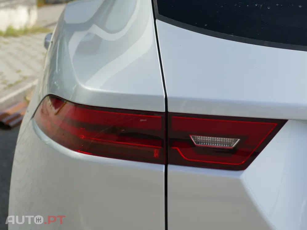 Jaguar E-Pace 1.5 P300e R-Dynamic HSE AWD Aut.