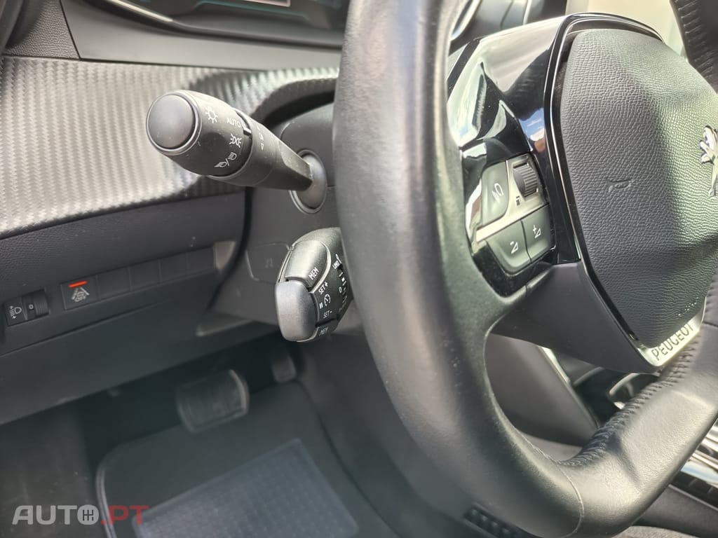 Peugeot E-208 50 kWh Active Pack