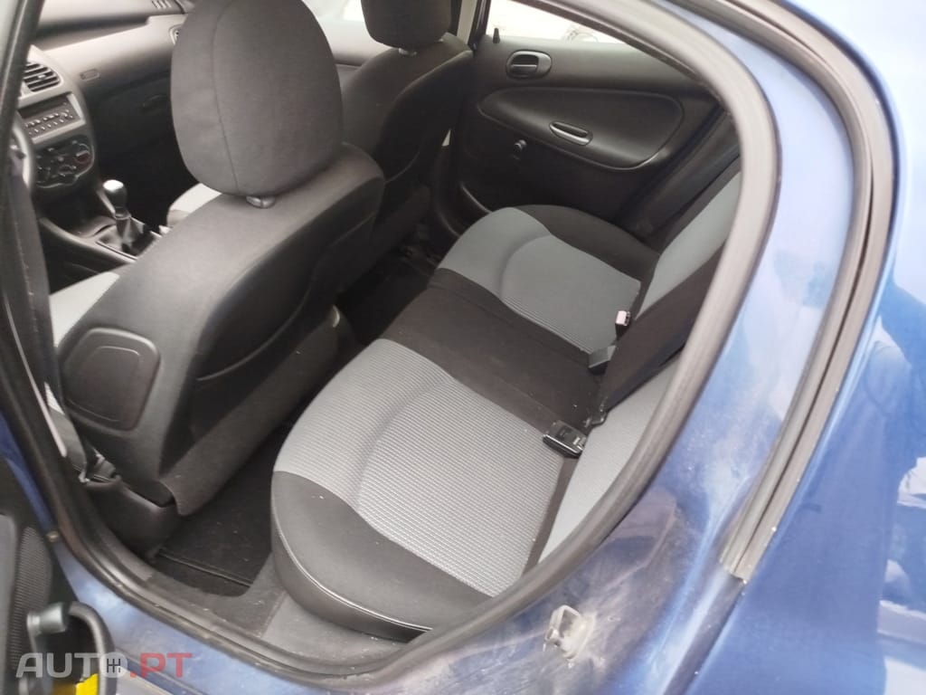 Peugeot 206 1.1 Color Line