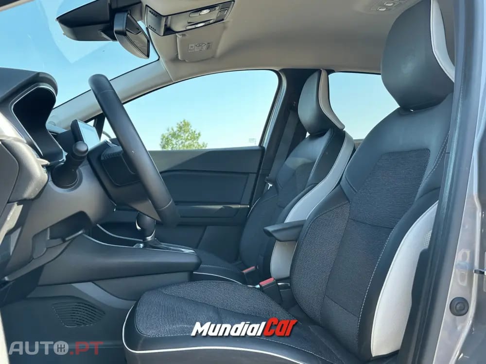 Renault Captur 1.6 Hybrid E-Tech Intens