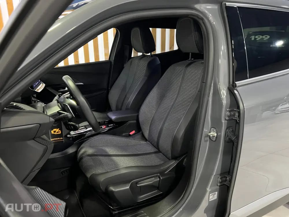 Peugeot E-2008 54 kWh Allure