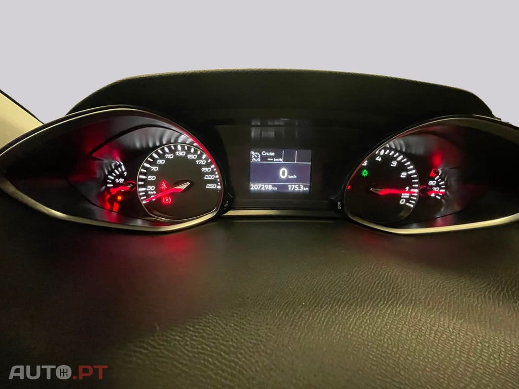 Peugeot 308 SW 1.2 PureTech Allure — fotografia 7