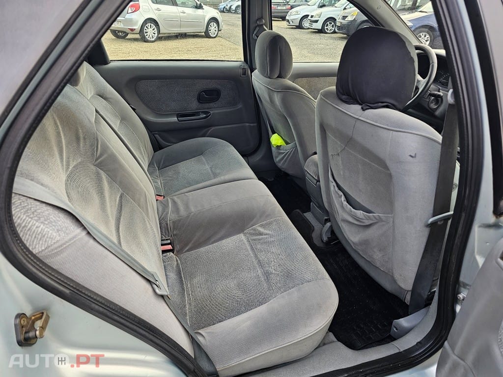 Renault Laguna 1.8 Expression