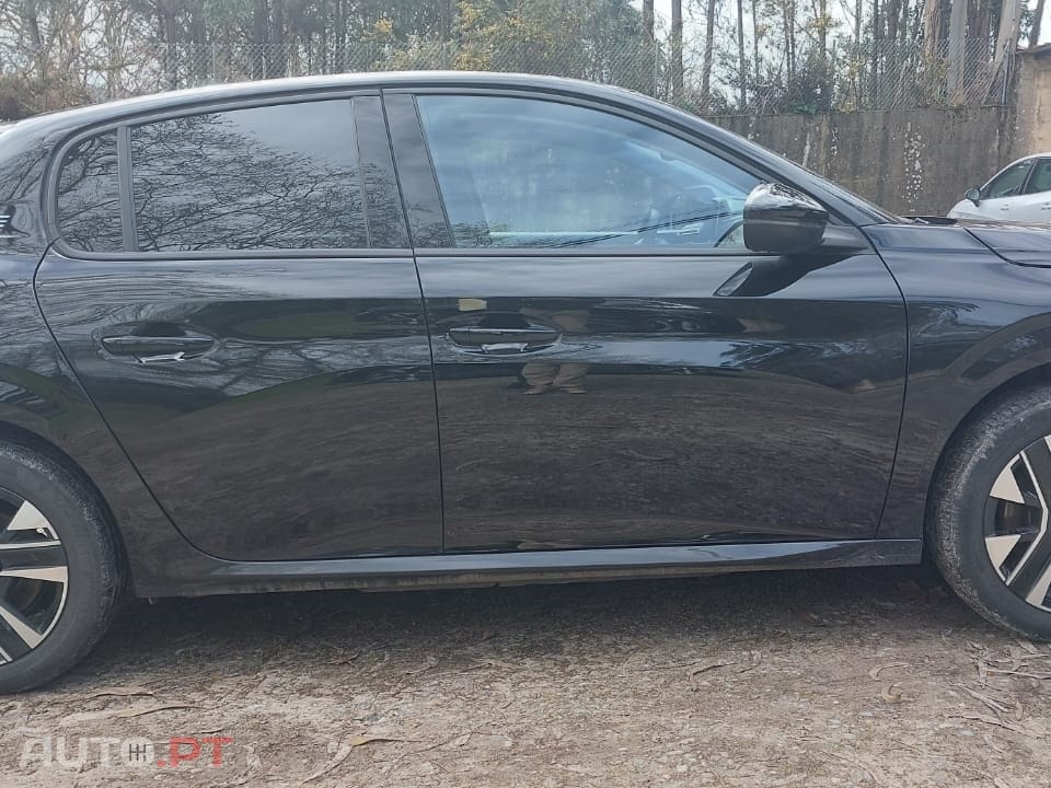 Peugeot E-208 50 kWh Style