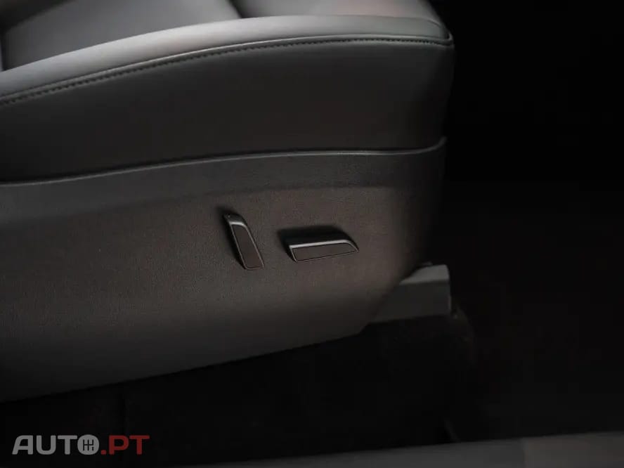 Tesla Model Y Long Range Dual Motor AWD