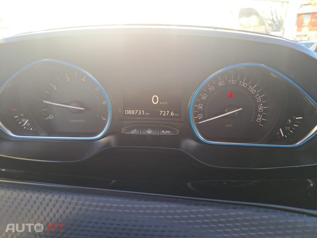 Peugeot 2008 1.2 PureTech Allure