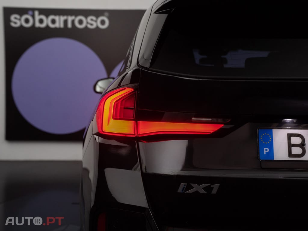 BMW iX1 xDrive30 Pack Desportivo M Pro
