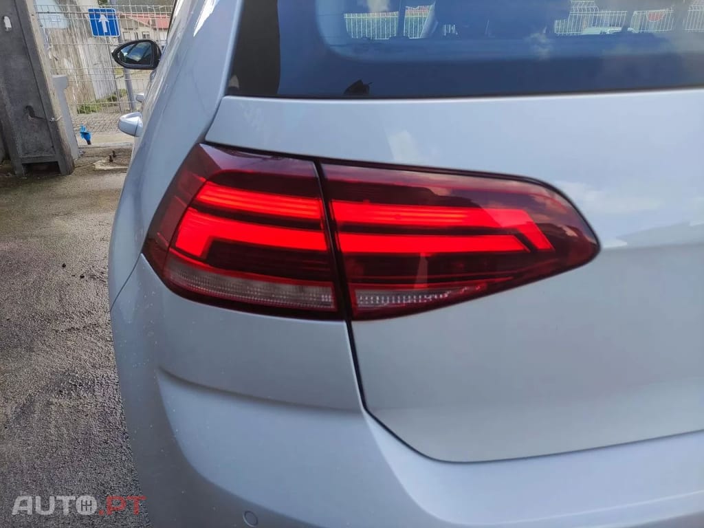 Volkswagen Golf 1.0 TSI