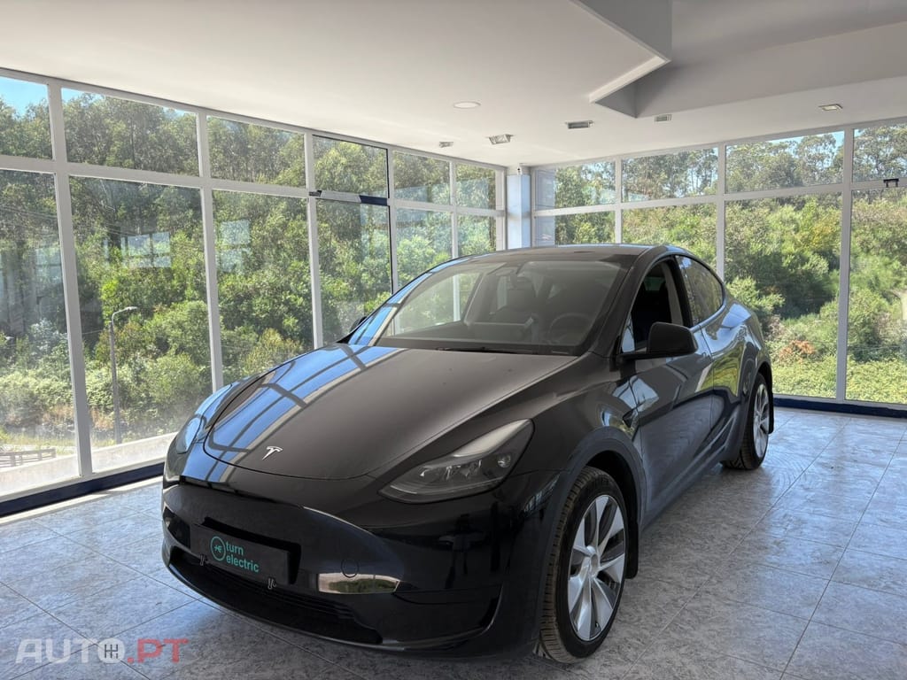 Tesla Model Y RWD